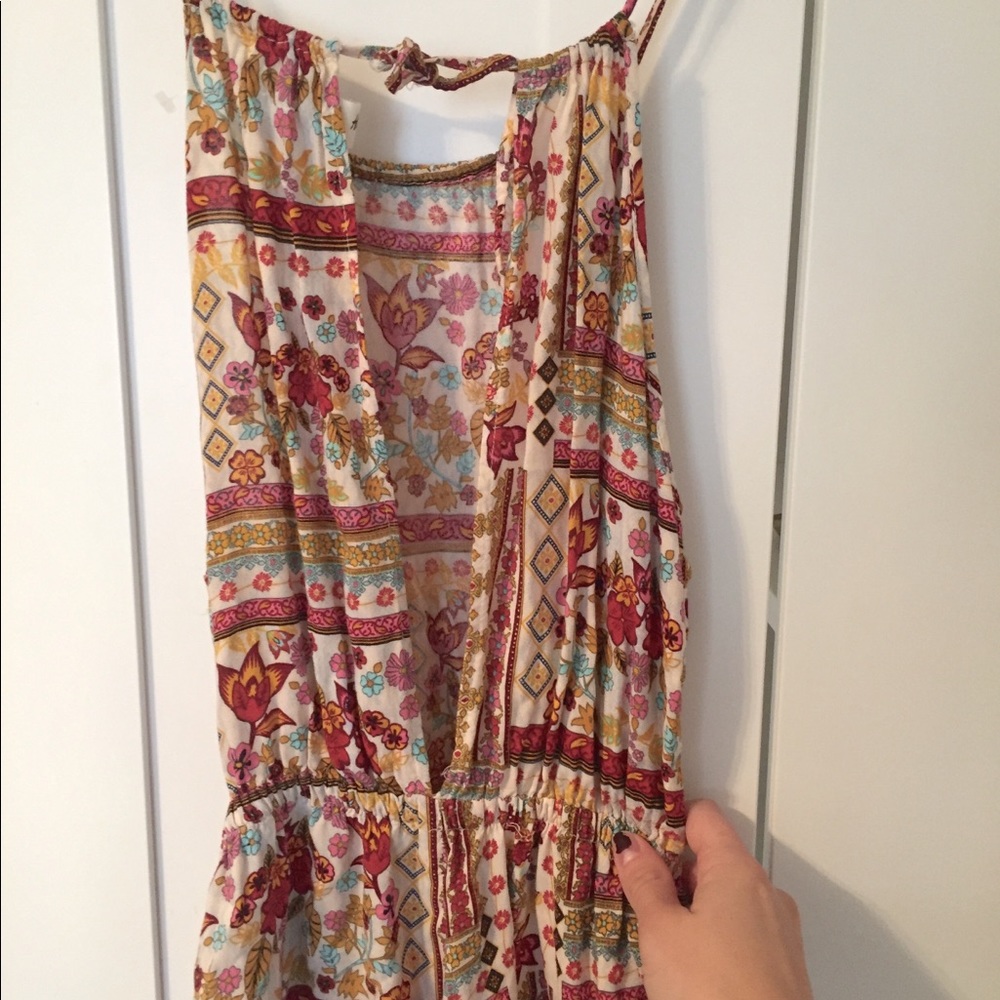 Coachella floral romper with open back - Picture 5 of 5